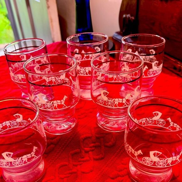 vintage Amish horse and buggy cups, gold applied at the top of each cup Set Of 7 - Picture 3 of 5